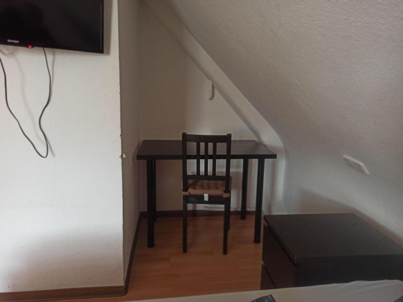 Monteurzimmer - Waldbronn Bagian luar foto