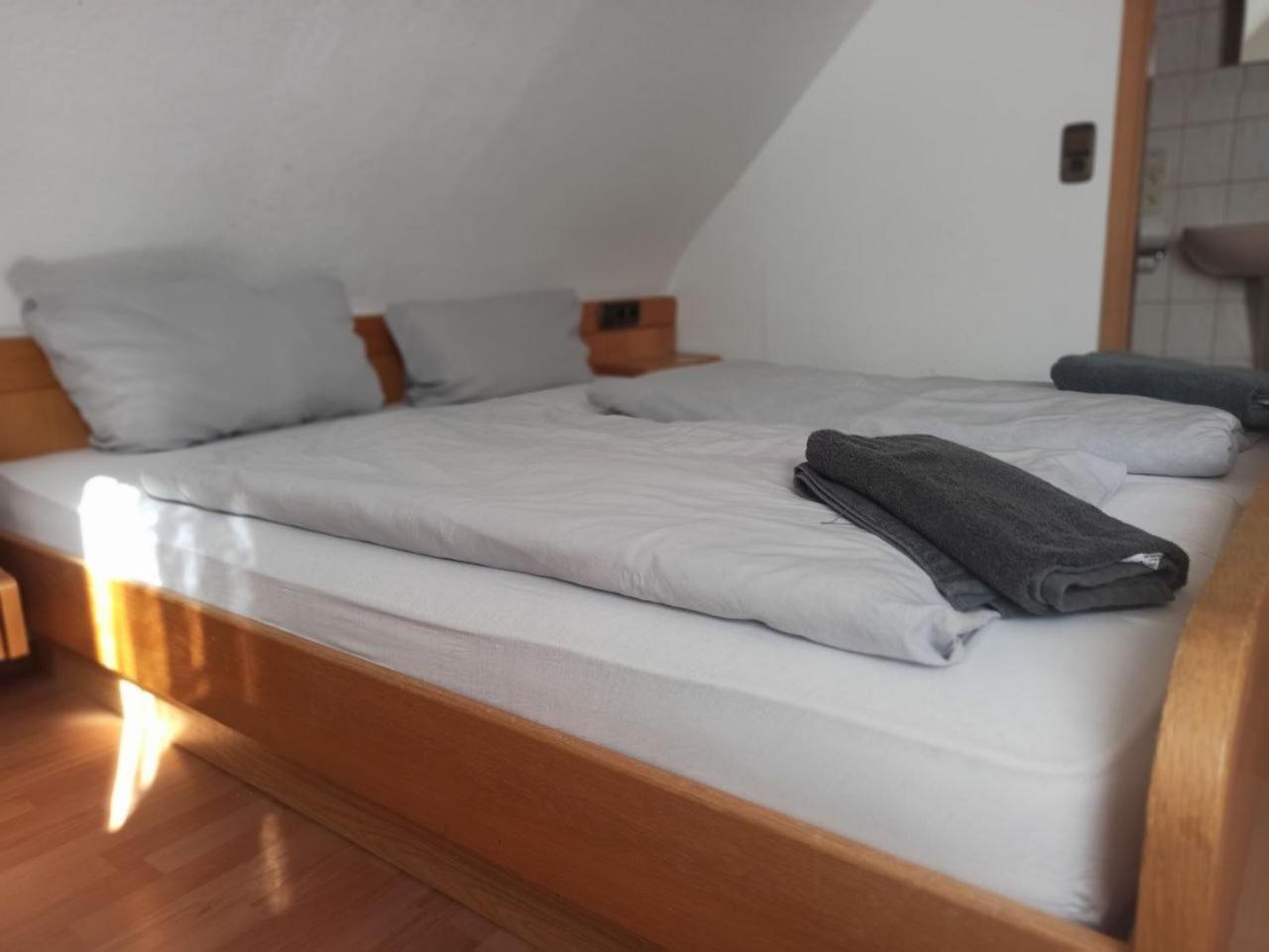 Monteurzimmer - Waldbronn Bagian luar foto