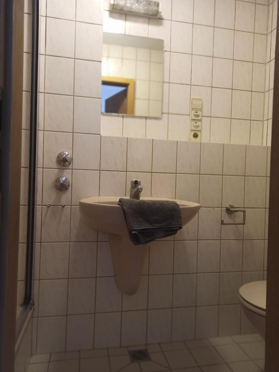Monteurzimmer - Waldbronn Bagian luar foto